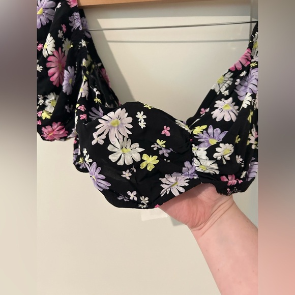 Floral Off-Shoulder Crop Top - Picture 4 of 7